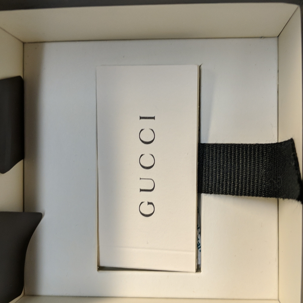 Gucci box, pouch & informational booklet - Picture 3 of 4
